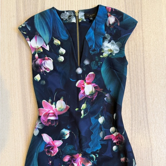 Ted Baker dress - Picture 3 of 6